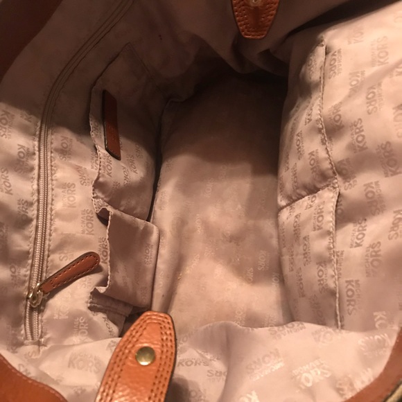 Michael Kors bag - Picture 3 of 8